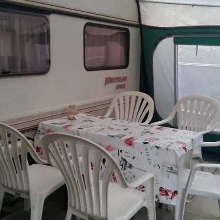 Parque de Campismo Caravans Magda *