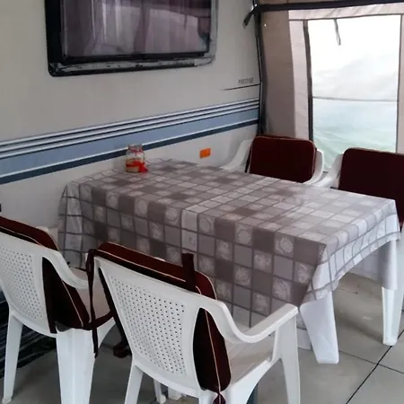 キャンプ場 Caravans Magda ニエホジェ