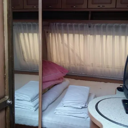 Caravans Magda キャンプ場 *