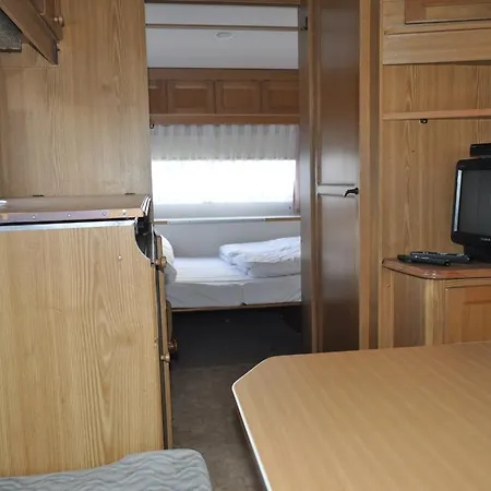 キャンプ場 Caravans Magda *