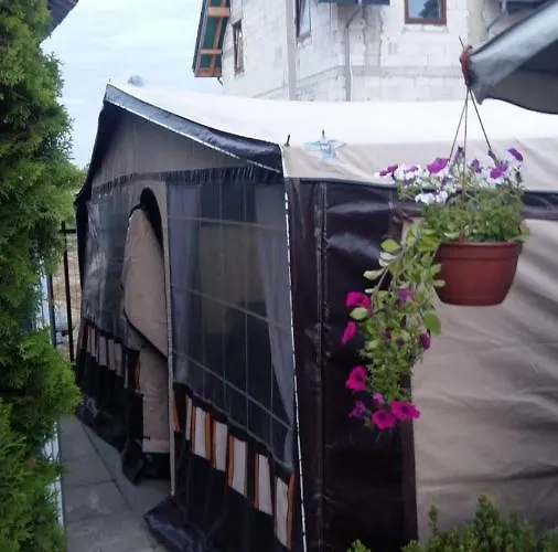 营地 Caravans Magda 尼彻兹