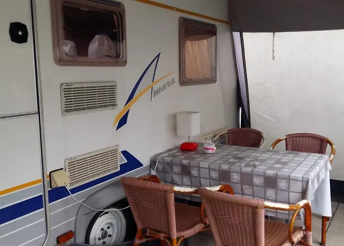 营地 Caravans Magda 尼彻兹