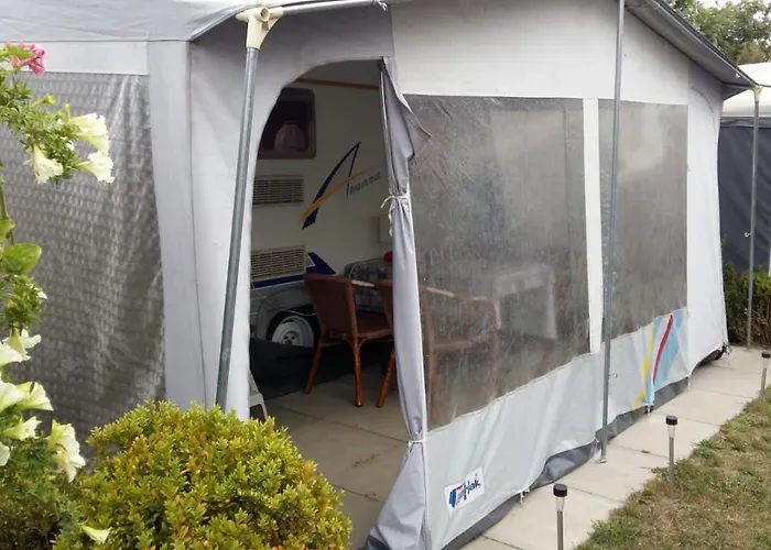 Parque de Campismo Caravans Magda *