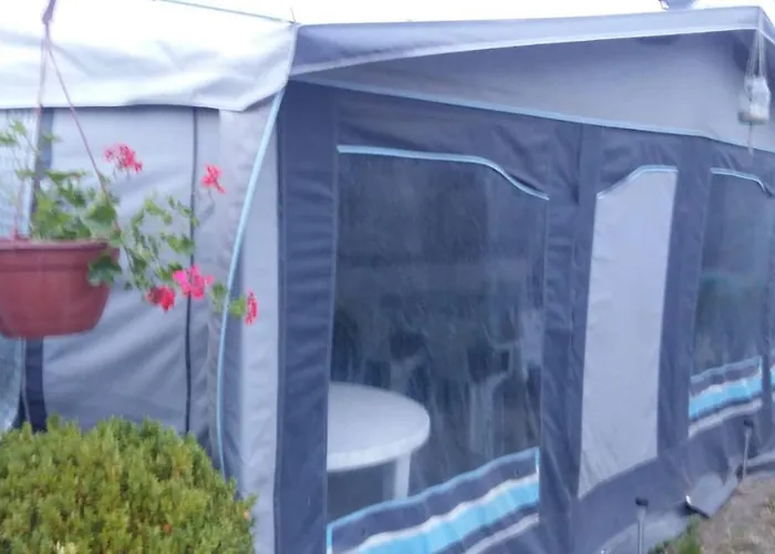 营地 Caravans Magda