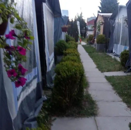 营地 Caravans Magda *