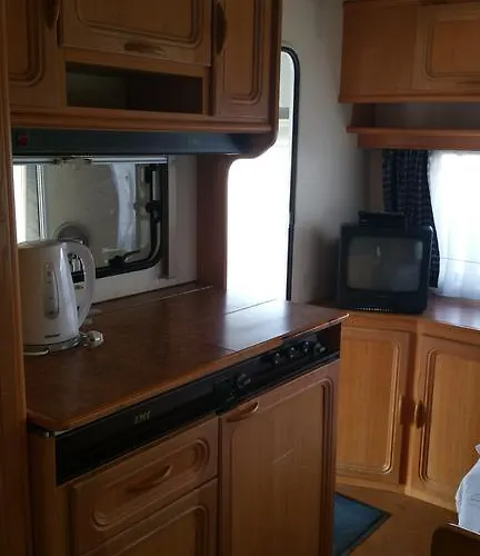 Parque de Campismo Caravans Magda *